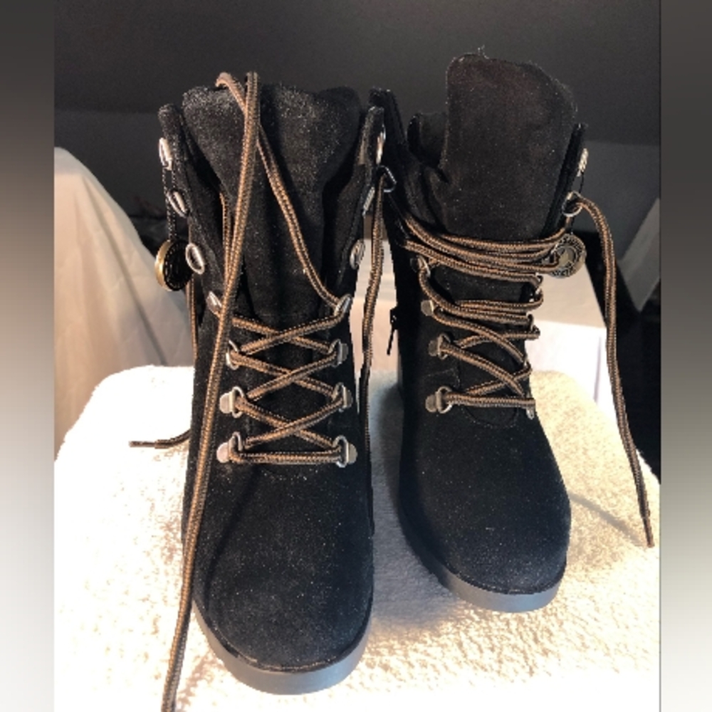 Cougar Angies In Black Leather  Size 6M